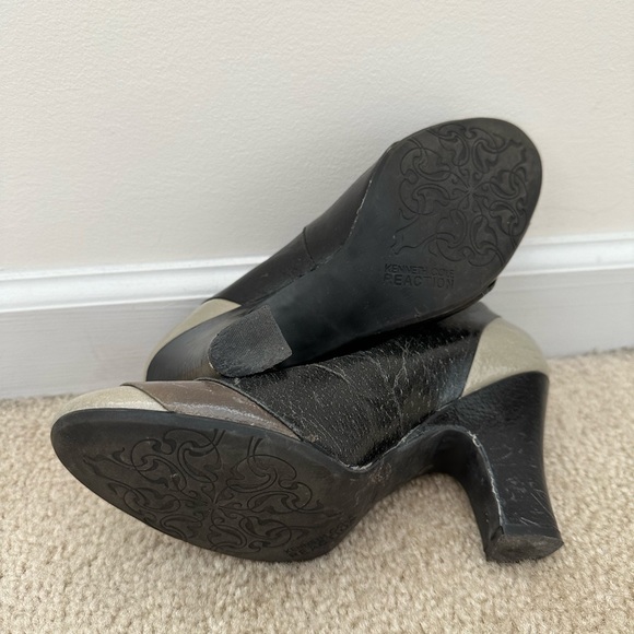 Kenneth Cole Reaction Chunky Heels with a Round Toe Size 7 - Picture 3 of 5